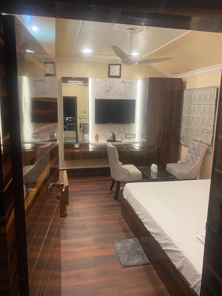 New Mouchak Hotel & Resorts Tajpur Luaran gambar